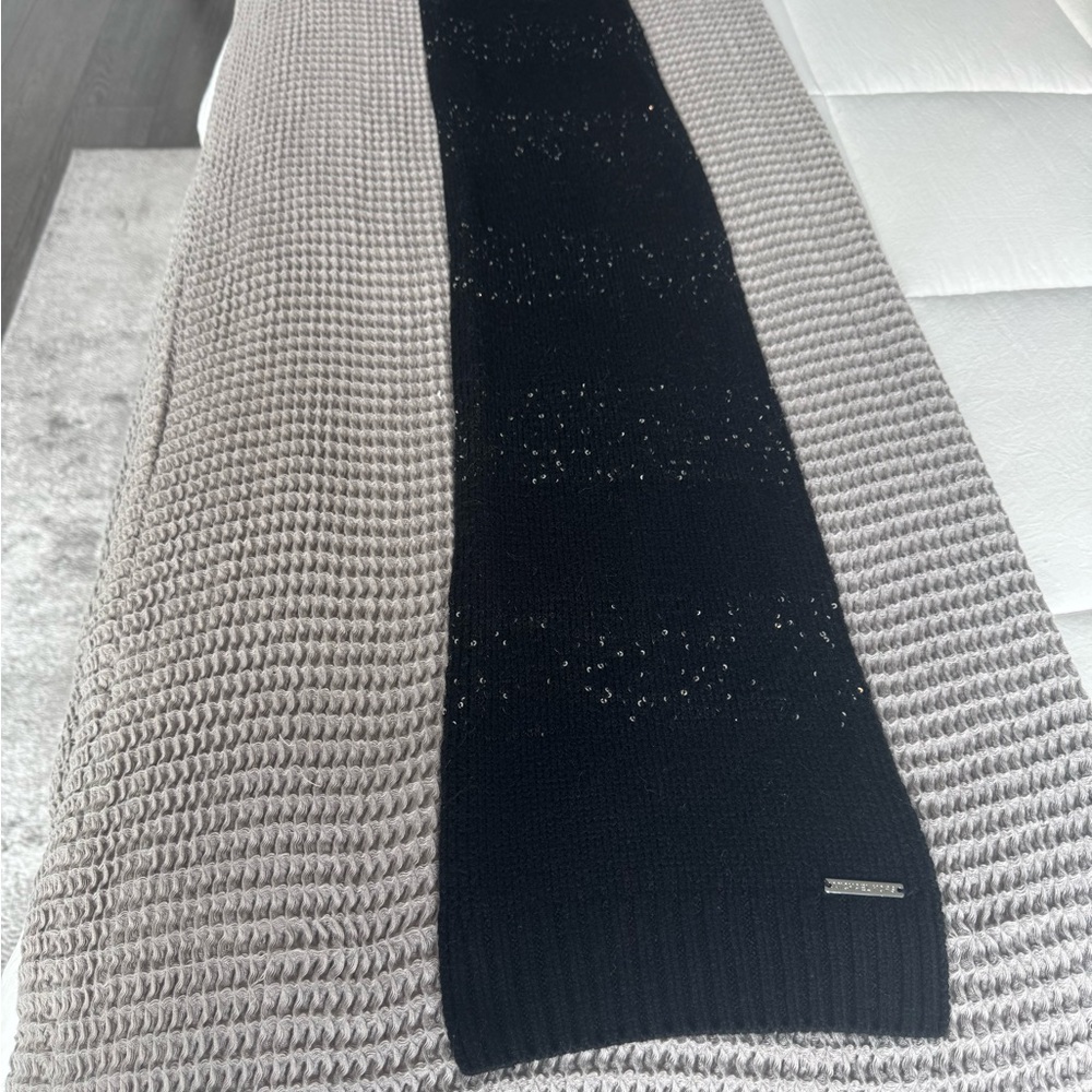 ✨Michael Kors Black Glitter Scarf✨